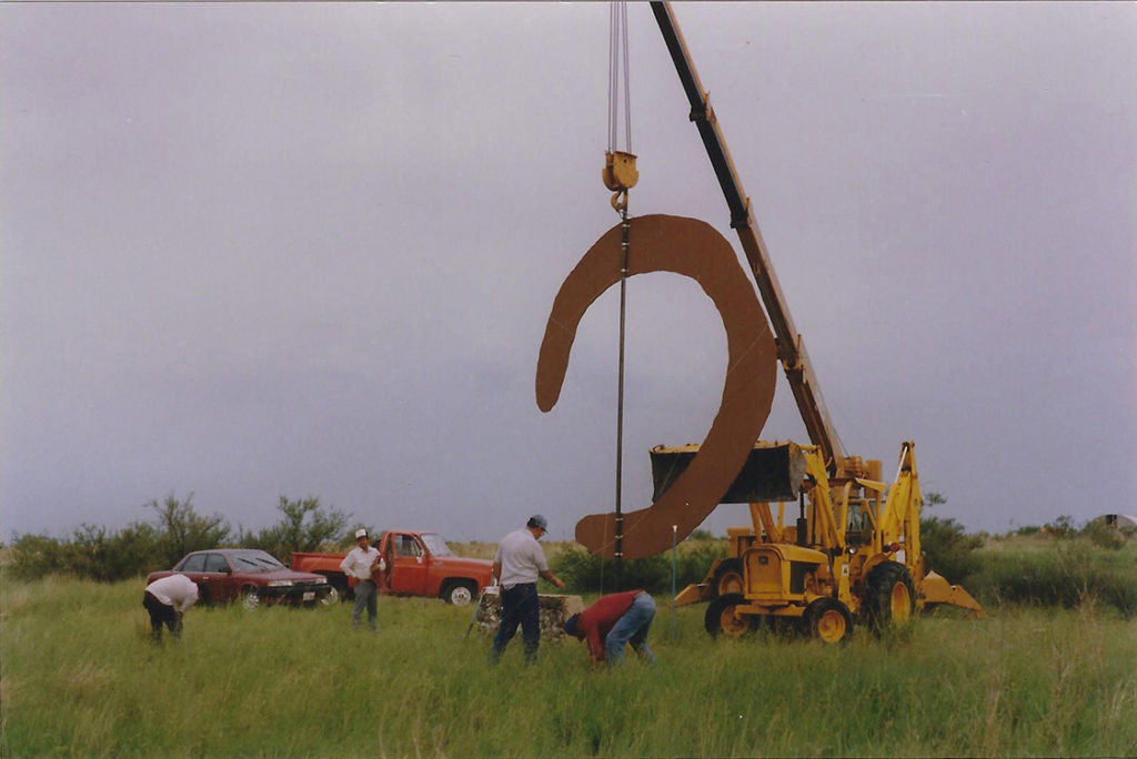 Installation of mock-up for Claes Oldenburg and Coosje van Bruggen’s Monument to the Last Horse