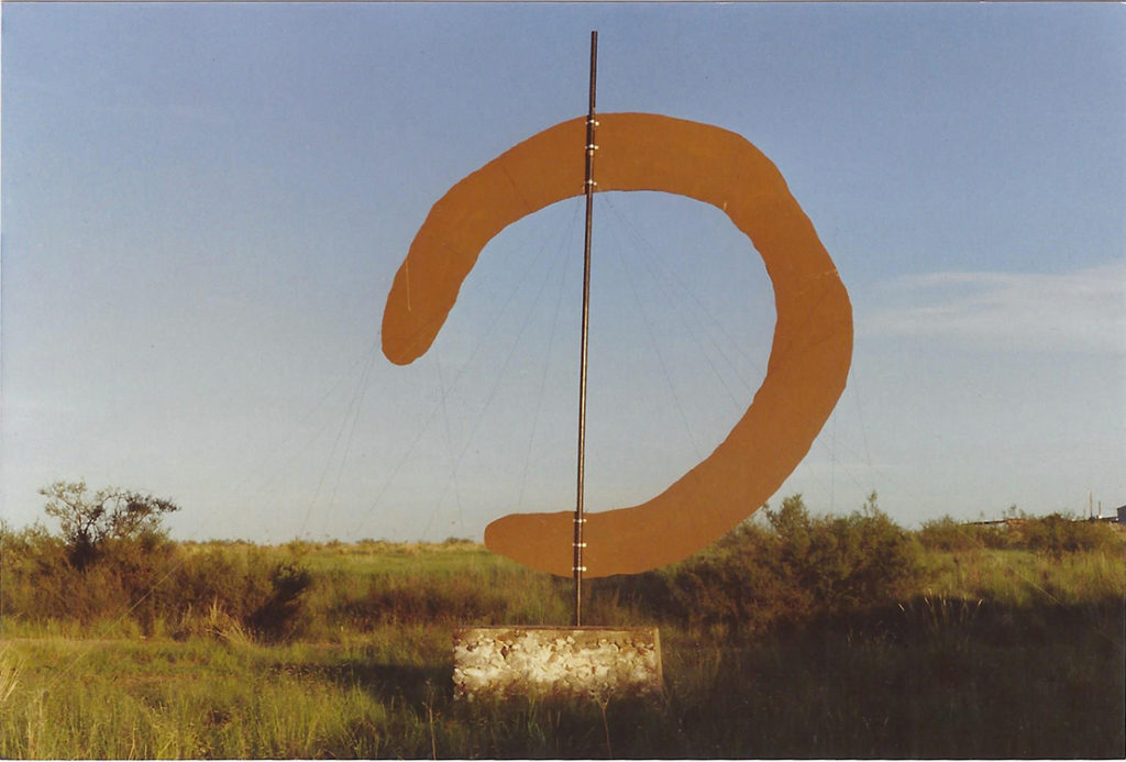 Installation of mock-up for Claes Oldenburg and Coosje van Bruggen’s Monument to the Last Horse